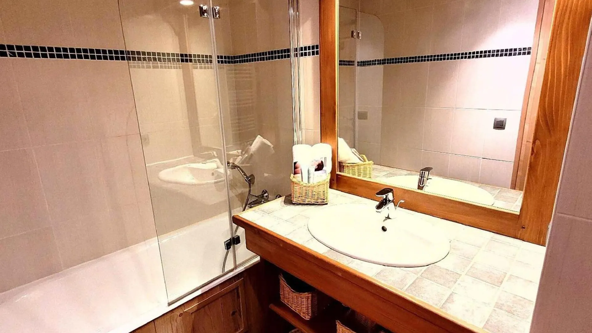 Apartamento Duplex Lumineux Avec Terrasse Et Balcon, Proche Centre Et Pistes, Parking, Wifi - Fr-1-598-71 Les Gets